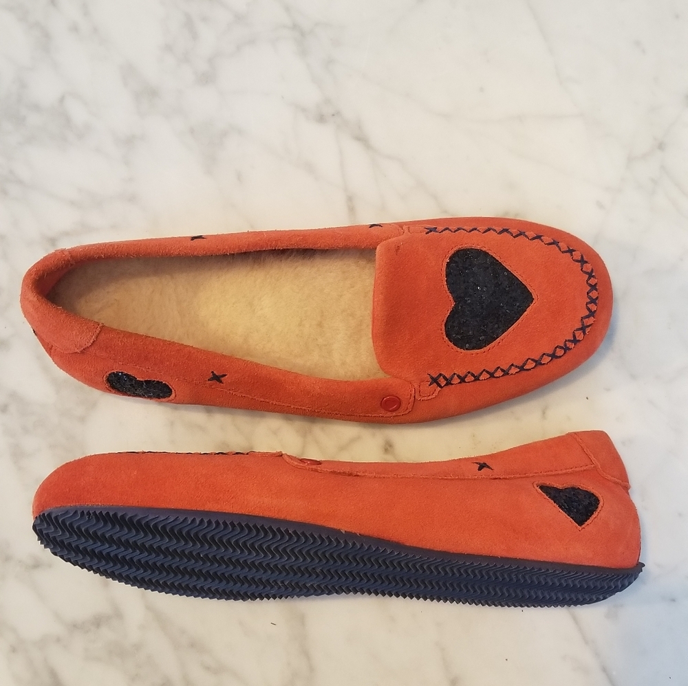 I love Ugg slide on loafer in orange and blue